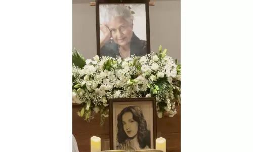 Waheeda Rehman, जया बच्चन दिग्गज अभिनेत्री कामिनी कौशल की प्रार्थना सभा में हुईं शामिल Waheeda Rehman, जया बच्चन दिग्गज अभिनेत्री कामिनी कौशल की प्रार्थना सभा में हुईं शामिल