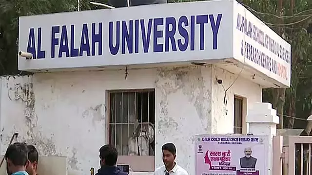 दिल्ली कार ब्लास्ट: प्रवर्तन निदेशालय ने अल फलाह यूनिवर्सिटी समेत 24 जगहों पर छापेमारी की दिल्ली कार ब्लास्ट: प्रवर्तन निदेशालय ने अल फलाह यूनिवर्सिटी समेत 24 जगहों पर छापेमारी की