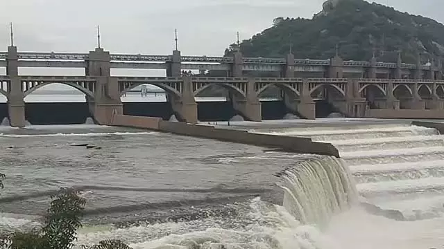 कावेरी डेल्टा क्षेत्र में लगातार बारिश: मेट्टूर बांध का जलस्तर बढ़ा कावेरी डेल्टा क्षेत्र में लगातार बारिश: मेट्टूर बांध का जलस्तर बढ़ा