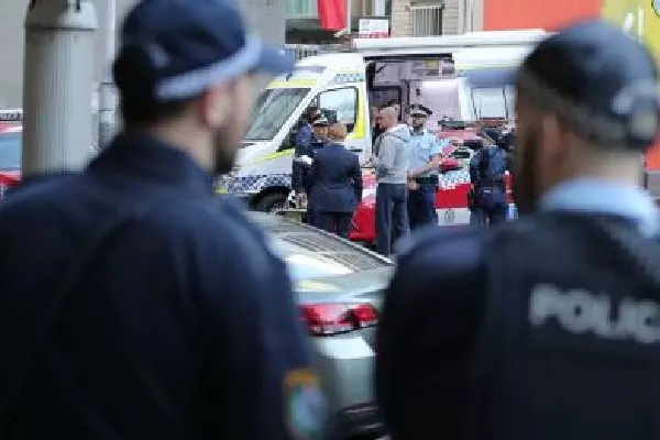 Australia के क्वींसलैंड में चाकूबाजी के बाद पुलिस की जवाबी फायरिंग Australia के क्वींसलैंड में चाकूबाजी के बाद पुलिस की जवाबी फायरिंग