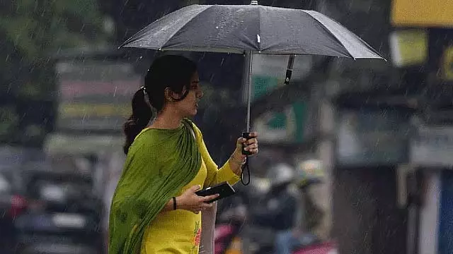 Tamil Nadu : आज 8 जिलों के लिए पीली चेतावनी Tamil Nadu : आज 8 जिलों के लिए पीली चेतावनी