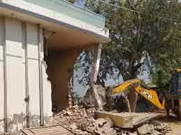 Ludhiana जगराओं एमसी ने तस्कर का घर तोड़ा Ludhiana जगराओं एमसी ने तस्कर का घर तोड़ा