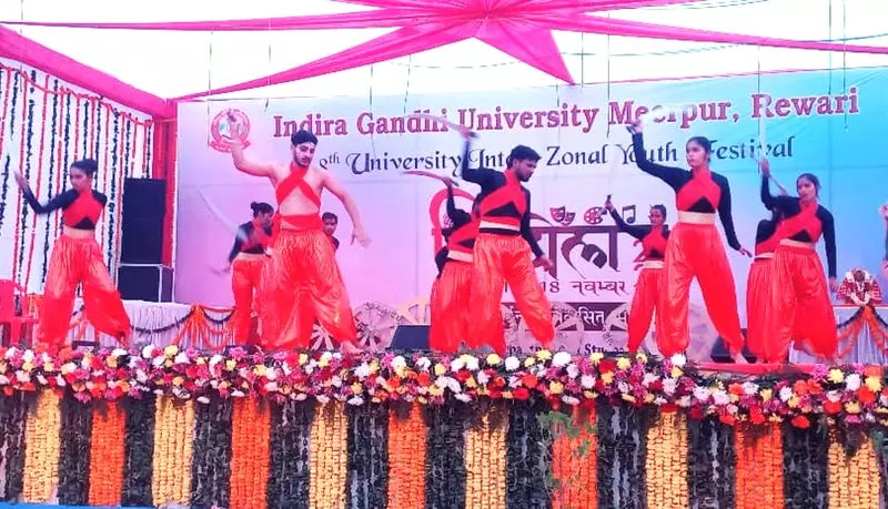Haryana : रेवाडी यूनिवर्सिटी में हिंडोला-2025 शुरू Haryana : रेवाडी यूनिवर्सिटी में हिंडोला-2025 शुरू