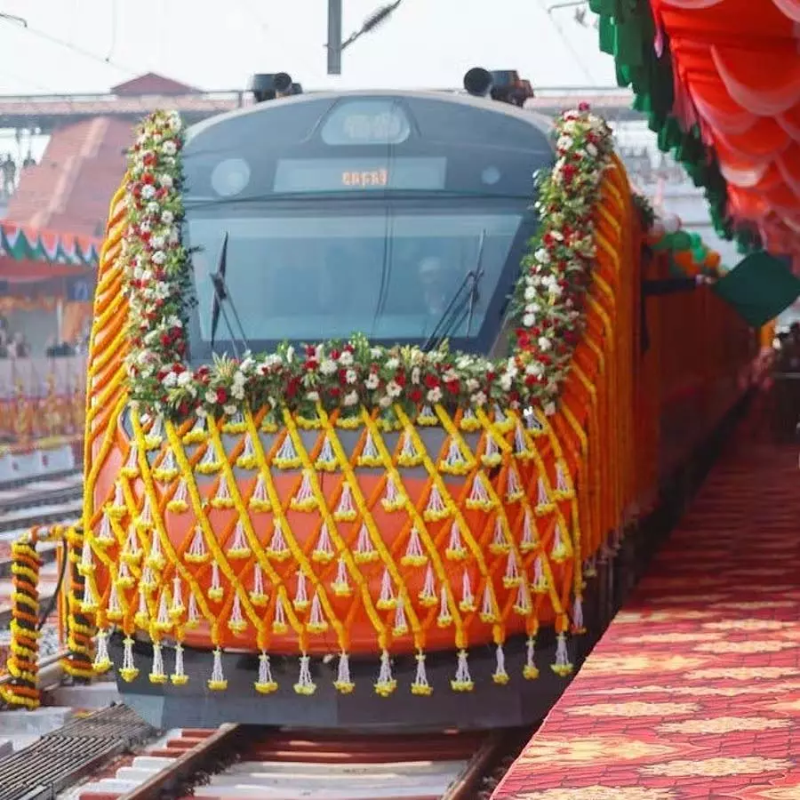 बेलगावी-बेंगलुरु वंदे भारत ट्रेन का समय बदला : जगदीश शेट्टार नोटिस बेलगावी-बेंगलुरु वंदे भारत ट्रेन का समय बदला : जगदीश शेट्टार नोटिस