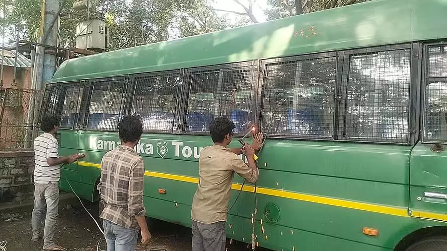 Karnataka: बन्नेरघट्टा जैविक उद्यान सफारी वाहन के लिए सुरक्षा जाल की स्थापना Karnataka: बन्नेरघट्टा जैविक उद्यान सफारी वाहन के लिए सुरक्षा जाल की स्थापना
