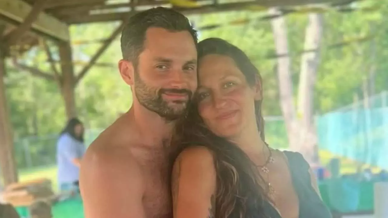 Penn Badgley और उनकी पत्नी डोमिनो किर्के दो बार गर्भपात के बाद लगभग तलाक लेने वाले थे Penn Badgley और उनकी पत्नी डोमिनो किर्के दो बार गर्भपात के बाद लगभग तलाक लेने वाले थे