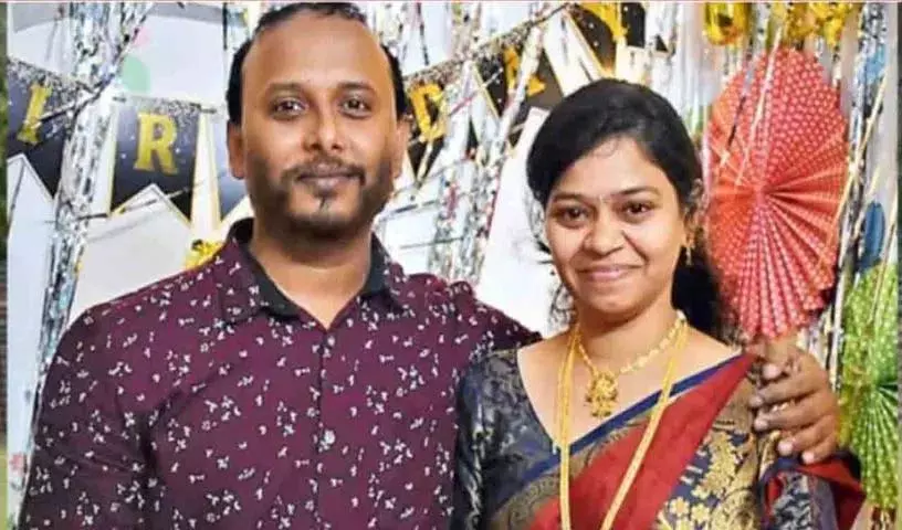 IVF त्रासदी: जुड़वां बच्चों का जन्म, पत्नी की मौत, पति ने की आत्महत्या IVF त्रासदी: जुड़वां बच्चों का जन्म, पत्नी की मौत, पति ने की आत्महत्या