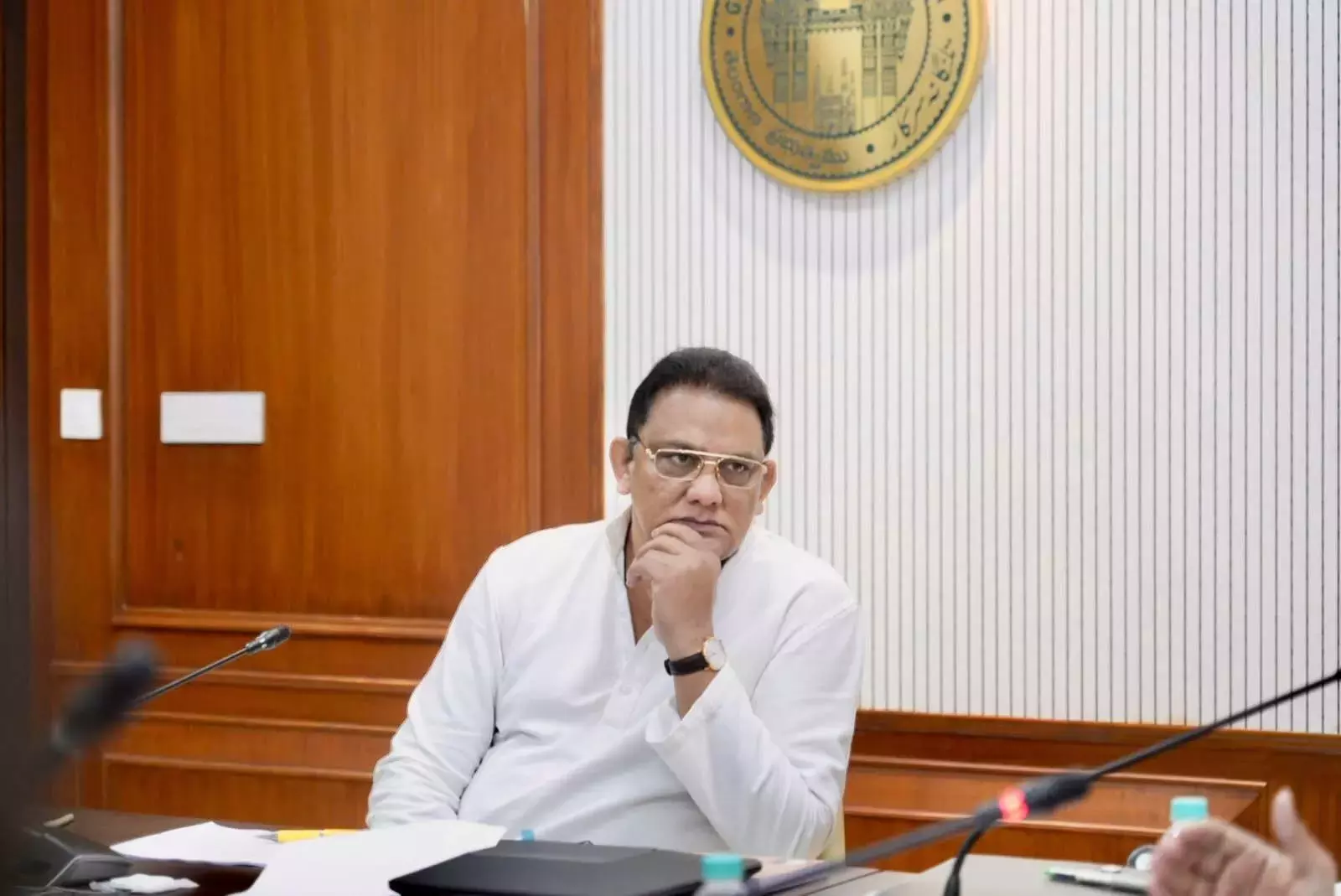 अज़हर, MIM विधायक और अधिकारी सऊदी अरब के लिए रवाना अज़हर, MIM विधायक और अधिकारी सऊदी अरब के लिए रवाना