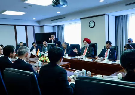 जापान की टॉप शिपिंग कंपनियों के वरिष्ठ अधिकारियों से मिले केंद्रीय मंत्री हरदीप सिंह पुरी जापान की टॉप शिपिंग कंपनियों के वरिष्ठ अधिकारियों से मिले केंद्रीय मंत्री हरदीप सिंह पुरी