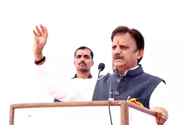 Bhopal: भ्रष्टाचार नियंत्रण के लिए एक चुनाव जरूरी: शुक्ल Bhopal: भ्रष्टाचार नियंत्रण के लिए एक चुनाव जरूरी: शुक्ल
