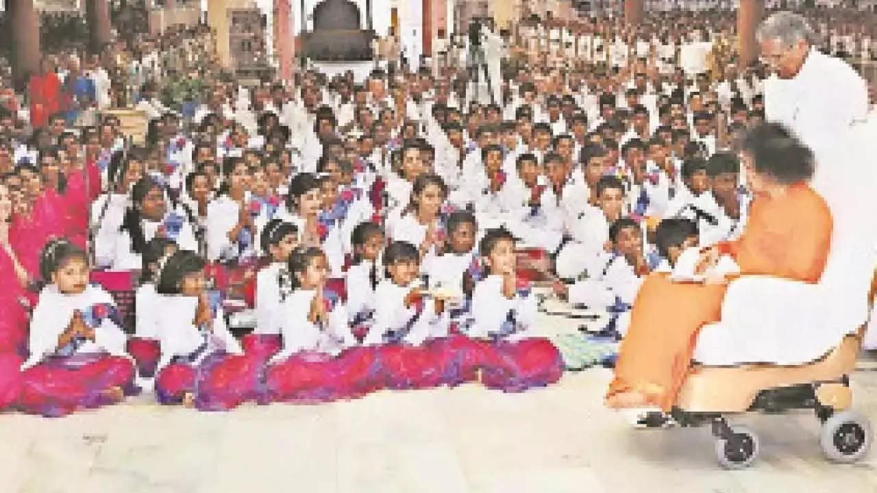 Andhra: राष्ट्रपति, प्रधानमंत्री सत्य साईं बाबा शताब्दी समारोह में शामिल होंगे Andhra: राष्ट्रपति, प्रधानमंत्री सत्य साईं बाबा शताब्दी समारोह में शामिल होंगे