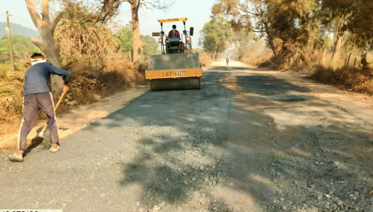 गढ़बेंगाल से धौड़ाई और पल्ली छोटेडोंगर से ओरछा मार्ग पर जल्द शुरू होगा सड़क निर्माण गढ़बेंगाल से धौड़ाई और पल्ली छोटेडोंगर से ओरछा मार्ग पर जल्द शुरू होगा सड़क निर्माण