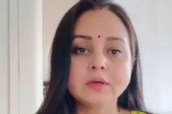Rohini Acharya ने संजय यादव को दी चुनौती, राजनीति में उठी हलचल Rohini Acharya ने संजय यादव को दी चुनौती, राजनीति में उठी हलचल