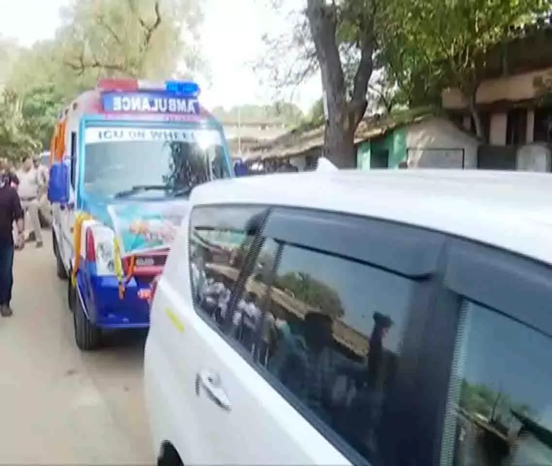 ह्यूमेन सागर का पार्थिव शरीर अंतिम संस्कार के लिए डेंग गांव पहुंचा ह्यूमेन सागर का पार्थिव शरीर अंतिम संस्कार के लिए डेंग गांव पहुंचा