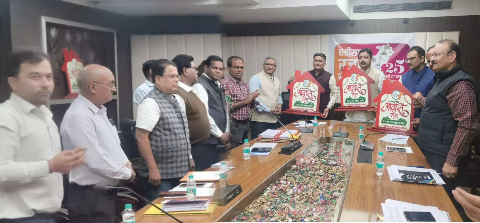 छत्तीसगढ़ गृह निर्माण मंडल अध्यक्ष अनुराग सिंह देव ने आवास मेला 2025 के लोगो का किया अनावरण छत्तीसगढ़ गृह निर्माण मंडल अध्यक्ष अनुराग सिंह देव ने आवास मेला 2025 के लोगो का किया अनावरण