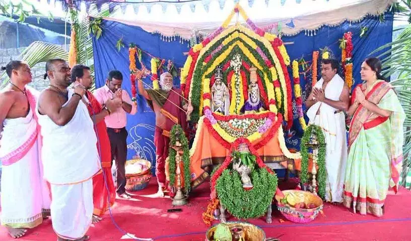 हजार स्तंभ मंदिर में Rudreshwari Rudreshwara Kalyanam का आयोजन किया गया हजार स्तंभ मंदिर में Rudreshwari Rudreshwara Kalyanam का आयोजन किया गया
