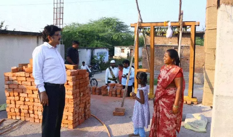 Indiramma आवासों का निर्माण जल्द पूरा किया जाना चाहिए: कलेक्टर हनुमंत राव Indiramma आवासों का निर्माण जल्द पूरा किया जाना चाहिए: कलेक्टर हनुमंत राव