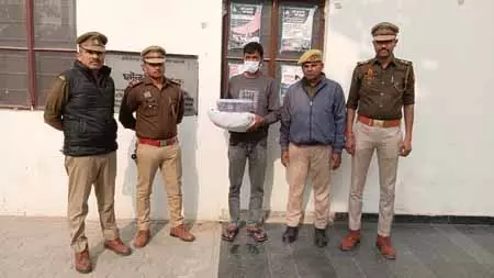 नशे के नेटवर्क पर वार, 25 हजार के इनामी तस्कर गिरफ्तार नशे के नेटवर्क पर वार, 25 हजार के इनामी तस्कर गिरफ्तार