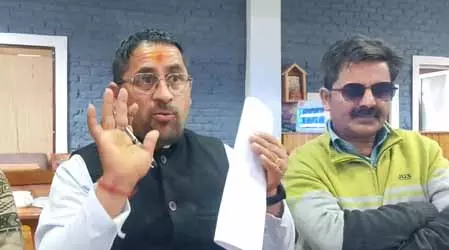 चंबा: प्राथमिक शिक्षक संघ तीसा ने क्लस्टर क्लबिंग नीति के विरोध में खोला मोर्चा चंबा: प्राथमिक शिक्षक संघ तीसा ने क्लस्टर क्लबिंग नीति के विरोध में खोला मोर्चा