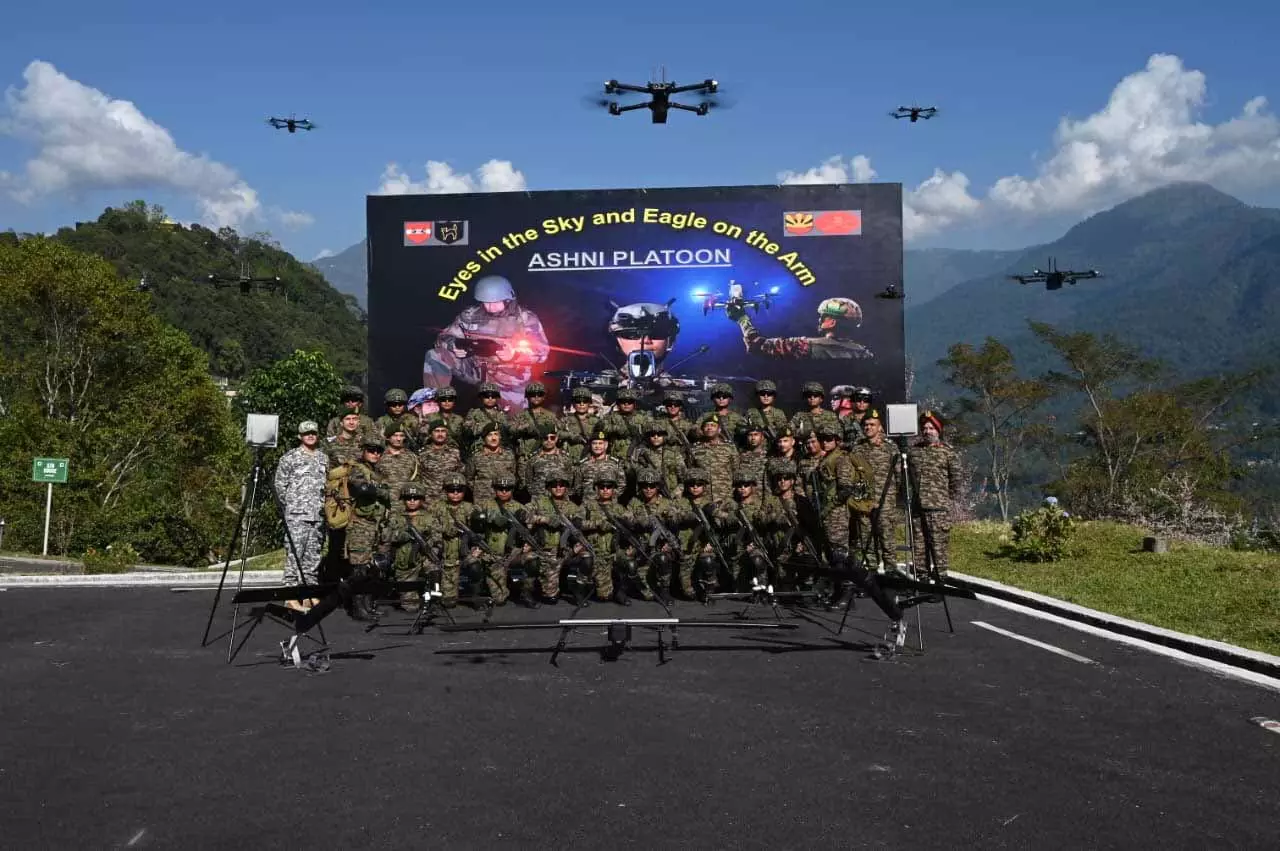 COAS जनरल उपेंद्र द्विवेदी ने ब्लैक कैट डिवीजन के अग्रिम चौकियों का किया निरीक्षण COAS जनरल उपेंद्र द्विवेदी ने ब्लैक कैट डिवीजन के अग्रिम चौकियों का किया निरीक्षण