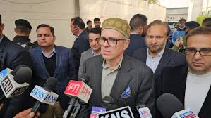हर कश्मीरी को शक की निगाह से न देखें, CM Omar