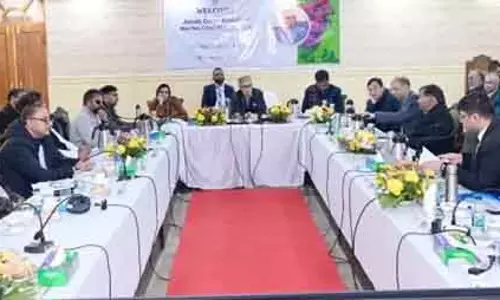 मुख्यमंत्री ने गंदेरबल में कार्यों की प्रगति और योजनाओं के कार्यान्वयन की समीक्षा की