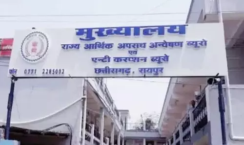 ACB-EOW ने कई आरआई के ठिकानों में दी दबिश ACB-EOW ने कई आरआई के ठिकानों में दी दबिश
