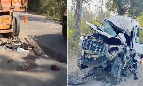 कोण्डागांव में 5 लोगों की मौत, खड़ी ट्रक से टकराई स्कॉर्पियो