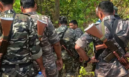 डोंगरगढ़ में फोर्स और नक्सलियों के बीच मुठभेड़, पुलिस जवान घायल