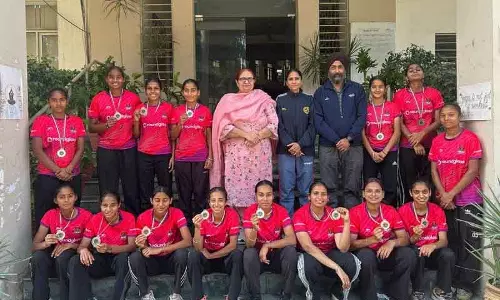 Jalandhar लायलपुर खालसा कॉलेज ने महिला हॉकी टीम को सम्मानित किया Jalandhar लायलपुर खालसा कॉलेज ने महिला हॉकी टीम को सम्मानित किया