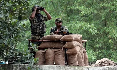जहां कल हिड़मा मारा गया वहीं एक और बड़ा एनकाउंटर जारी, लाल आतंक पर प्रहार...