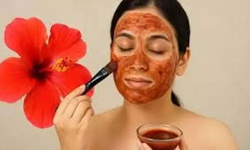 Face Pack: गुड़हल के फूल से बनाएं नेचुरल फेस पैक Face Pack: गुड़हल के फूल से बनाएं नेचुरल फेस पैक