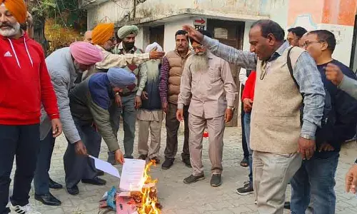 Phagwara यूनियन ने ओएफ की मांग की, सरकार के खिलाफ नारेबाजी की