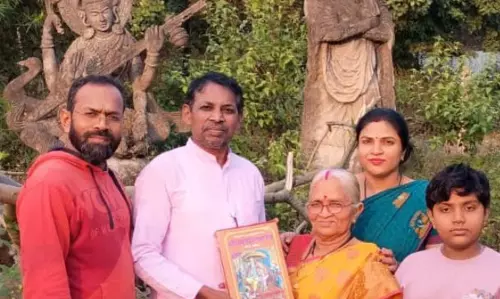 नक्सली हिड़मा की मौत पर समाजसेवी अंकुश देवांगन का सम्मान