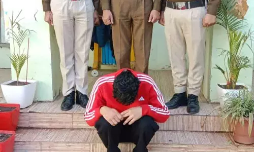 Solan गांव में हेरोइन के साथ विश्वविद्यालय का छात्र गिरफ्तार Solan गांव में हेरोइन के साथ विश्वविद्यालय का छात्र गिरफ्तार