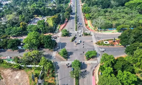 Bhubaneswar : एजी स्क्वायर पर डिजिटल दुर्घटना घड़ी वास्तविक समय का डेटा प्रदर्शित करेगी Bhubaneswar : एजी स्क्वायर पर डिजिटल दुर्घटना घड़ी वास्तविक समय का डेटा प्रदर्शित करेगी