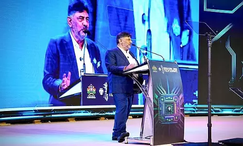 दक्षिण बेंगलुरु में दूसरा नया हवाई अड्डा: आलोचना न करें, धैर्य रखें - विश्व स्तरीय शहर का निर्माण; DK Shivakumar दक्षिण बेंगलुरु में दूसरा नया हवाई अड्डा: आलोचना न करें, धैर्य रखें - विश्व स्तरीय शहर का निर्माण; DK Shivakumar