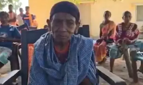 मां ने नक्सली बेटे मांडवी हिडमा को अग्नि देने की इच्छा जताई मां ने नक्सली बेटे मांडवी हिडमा को अग्नि देने की इच्छा जताई
