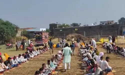 Madhya Pradesh: एक जिले में बंदर के अंतिम संस्कार में 4,000 ग्रामीण शामिल हुए