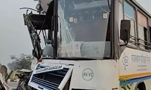राजस्थान: कोटपूतली में RSRTC बस और ट्रक की टक्कर में 24 से अधिक घायल