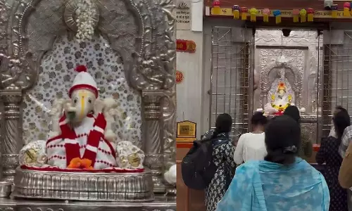 पुणे के सारसबाग चा राजा ने आरामदायक ऊनी वस्त्रों में सर्दियों का स्वागत किया; भक्तों ने लिया बप्पा का आशीर्वाद पुणे के सारसबाग चा राजा ने आरामदायक ऊनी वस्त्रों में सर्दियों का स्वागत किया; भक्तों ने लिया बप्पा का आशीर्वाद