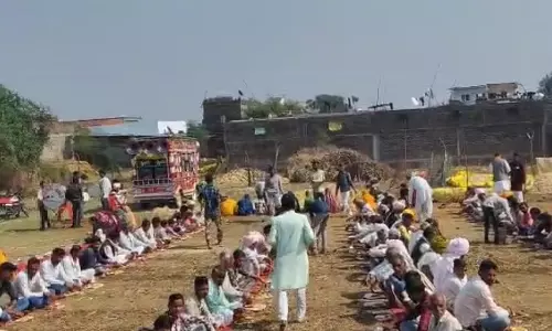 MP के एक जिले में बंदर के अंतिम संस्कार में 4,000 ग्रामीण शामिल हुए MP के एक जिले में बंदर के अंतिम संस्कार में 4,000 ग्रामीण शामिल हुए