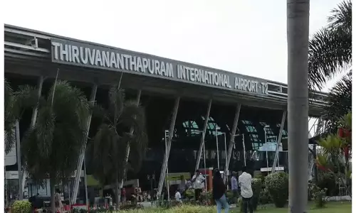 खराब मौसम के कारण दो अंतरराष्ट्रीय उड़ानें तिरुवनंतपुरम एयरपोर्ट पर डायवर्ट खराब मौसम के कारण दो अंतरराष्ट्रीय उड़ानें तिरुवनंतपुरम एयरपोर्ट पर डायवर्ट