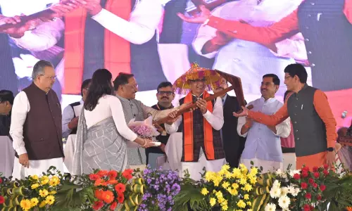 नागर–खुमरी केंद्रीय मंत्री शिवराज सिंह को भेंट, धमतरी से किसानों को पीएम सम्मान निधि की किश्त जारी नागर–खुमरी केंद्रीय मंत्री शिवराज सिंह को भेंट, धमतरी से किसानों को पीएम सम्मान निधि की किश्त जारी