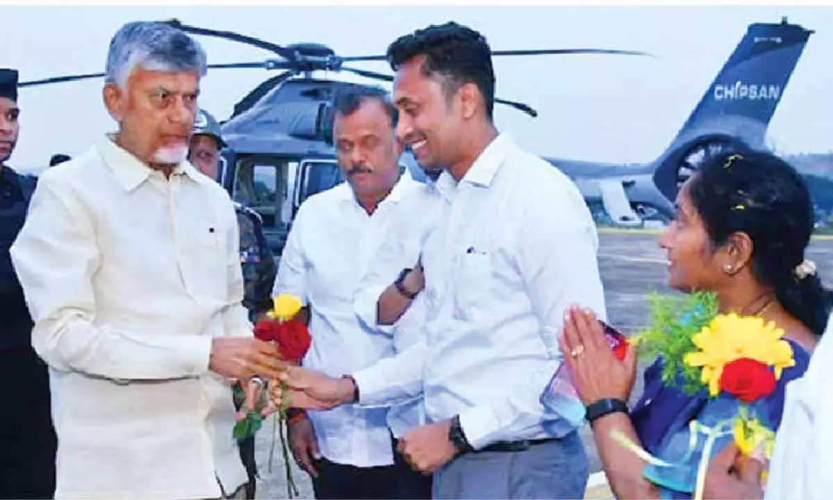 PM, CM आज सत्य साईं के शताब्दी समारोह में शामिल हुए PM, CM आज सत्य साईं के शताब्दी समारोह में शामिल हुए