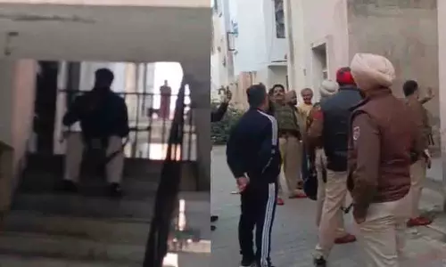 Gurdaspur में जेल गार्ड ने अपनी पत्नी और सास को एके-47 से गोली मारी