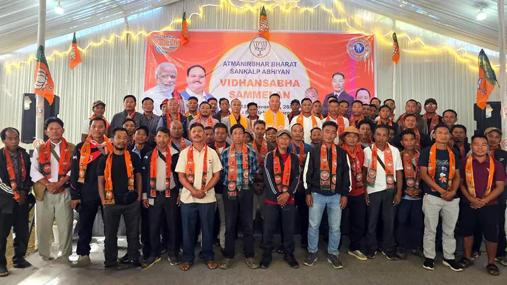 Nagaland के स्थानीय उत्पाद संस्कृति, कौशल और कहानियों को दर्शाते हैं: पैवांग कोन्याक Nagaland के स्थानीय उत्पाद संस्कृति, कौशल और कहानियों को दर्शाते हैं: पैवांग कोन्याक