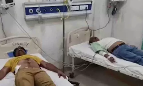 Ratlam में एसआईआर सर्वे के दौरान तहसीलदार, बीएलओ पर हमला Ratlam में एसआईआर सर्वे के दौरान तहसीलदार, बीएलओ पर हमला