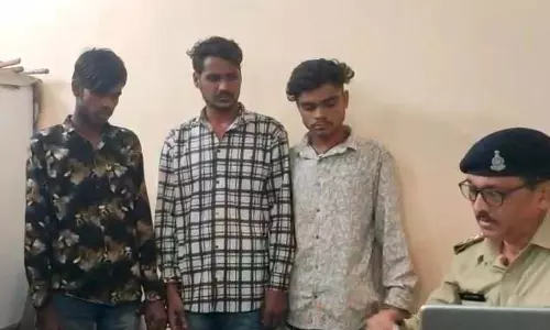गायत्री इंडस्ट्रीज फैक्ट्री में चोरी का पर्दाफाश, तीन आरोपी दबोचे गए गायत्री इंडस्ट्रीज फैक्ट्री में चोरी का पर्दाफाश, तीन आरोपी दबोचे गए