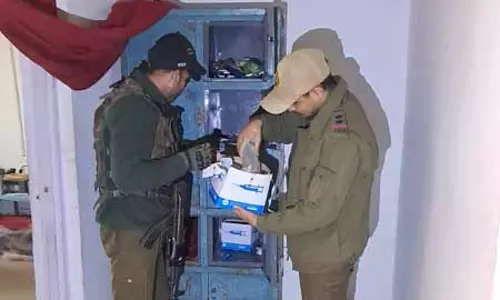 पुलिस ने डॉक्टरों के लॉकरों का दुरुपयोग रोकने के लिए चलाया चेकिंग अभियान पुलिस ने डॉक्टरों के लॉकरों का दुरुपयोग रोकने के लिए चलाया चेकिंग अभियान